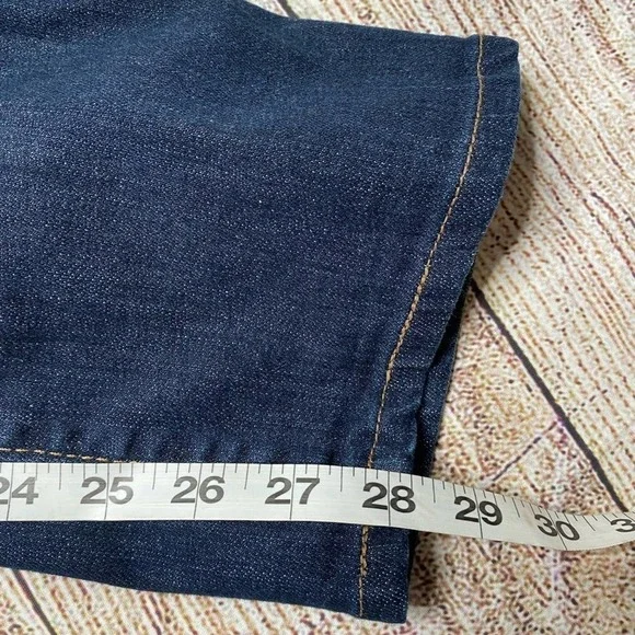 TRUE Religion Avery Straight Leg Jeans Size 28 - Picture 9 of 9